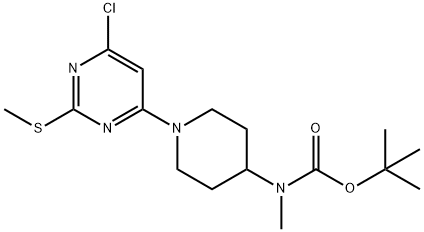 [1-(6-Chloro-2-methylsulfanyl-pyrimidin-4-yl)-piperidin-4-ylmethyl]-carbamic acid tert-butyl ester Struktur