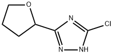 3-Chloro-5-(tetrahydrofuran-2-yl)-1H-1,2,4-triazole Struktur