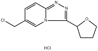 6-(chloromethyl)-3-tetrahydrofuran-2-yl[1,2,4]triazolo[4,3-a]pyridine hydrochloride Struktur