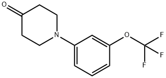 1-[3-(trifluoromethoxy)phenyl]piperidin-4-one Struktur