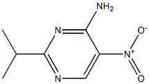 2-Isopropyl-5-nitropyriMidin-4-aMine Struktur