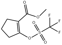 methyl 2-(((trifluoromethyl)sulfonyl)oxy)cyclopent-1-enecarboxylate Struktur