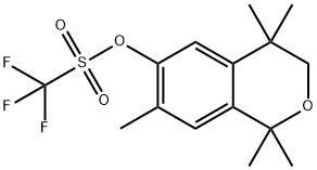 Trifluoro-methanesulfonic acid 1,1,4,4,7-pentamethyl-isochroman-6-yl ester Struktur