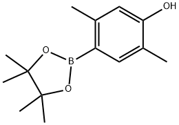 2,5-dimethyl-4-(4,4,5,5-tetramethyl-1,3,2-dioxaborolan-2-yl)phenol Struktur