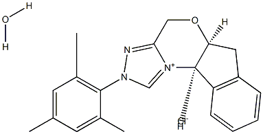 (-)-(5aS,10bR)-5a,10b-Dihydro-2-(2,4,6-trimethylphenyl)-4H,6H-indeno[2,1-b][1,2,4]triazolo[4,3-d][1,4]oxazinium ChlorideMonohydrate Struktur