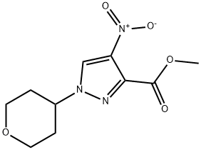 methyl 4-nitro-1-(tetrahydro-2H-pyran-4-yl)-1H-pyrazole-3-carboxylate Struktur