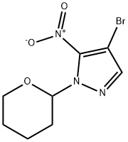 4-bromo-5-nitro-1-(tetrahydro-2H-pyran-2-yl)-1H-pyrazole Struktur