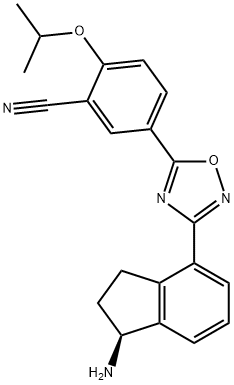 Benzonitrile, 5-[3-[(1S)-1-amino-2,3-dihydro-1H-inden-4-yl]-1,2,4-oxadiazol-5-yl]-2-(1-methylethoxy)- Struktur