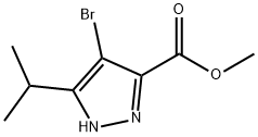 4-Bromo-5-isopropyl-2H-pyrazole-3-carboxylic acid methyl ester Struktur