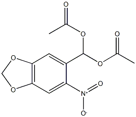 (acetyloxy){6-nitro-1,3-benzodioxol-5-yl}methyl acetate Struktur