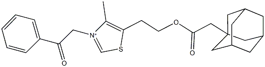 5-{2-[(1-adamantylacetyl)oxy]ethyl}-4-methyl-3-(2-oxo-2-phenylethyl)-1,3-thiazol-3-ium Struktur