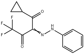 (2E)-1-cyclopropyl-4,4,4-trifluoro-2-(2-phenylhydrazin-1-ylidene)butane-1,3-dione Struktur