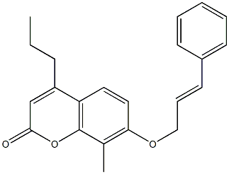 8-methyl-7-[(E)-3-phenylprop-2-enoxy]-4-propylchromen-2-one Struktur