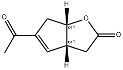 2H-Cyclopenta[b]furan-2-one, 5-acetyl-3,3a,6,6a-tetrahydro-, (3aR,6aS)-rel- Struktur