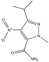 1H-Pyrazole-5-carboxamide,1-methyl-3-(1-methylethyl)-4-nitro-(9CI) Struktur