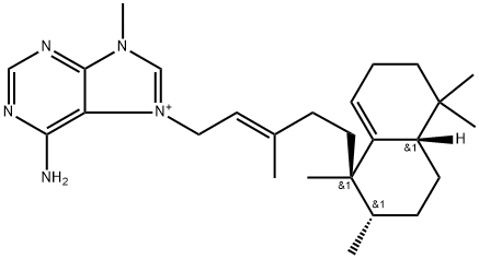 6-Amino-9-methyl-7-[(2E)-3-methyl-5-[(1R)-1,2,3,4,4aβ,5,6,7-octahydro-1,2β,5,5-tetramethylnaphthalen-1α-yl]-2-pentenyl]-7H-purin-9-ium Struktur