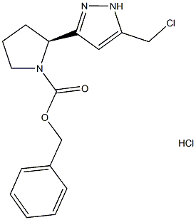 benzyl (2S)-2-[5-(chloromethyl)-1H-pyrazol-3-yl]pyrrolidine-1-carboxylate hydrochloride Struktur