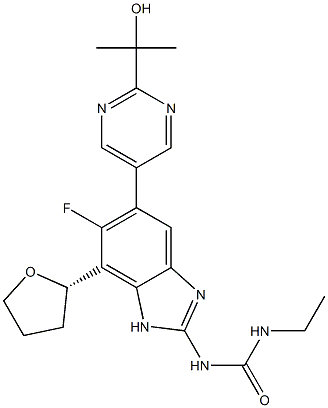 3-ethyl-1-{6-fluoro-5-[2-(2-hydroxypropan-2-yl)pyrimidin-5-yl]-7-[(2S)-oxolan-2-yl]-1H-1,3-benzodiazol-2-yl}urea Struktur