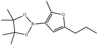 2-Methyl-5-(n-propyl)furan-3-boronic acid pinacol ester Struktur