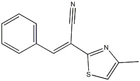 (E)-2-(4-methyl-1,3-thiazol-2-yl)-3-phenyl-2-propenenitrile Struktur