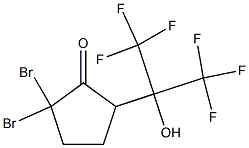 5,5-Dibromo-2-[2,2,2-trifluoro-1-hydroxy-1-(trifluoromethyl)ethyl]cyclopentanone Struktur