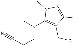 3-{[4-(chloromethyl)-1,3-dimethyl-1H-pyrazol-5-yl](methyl)amino}propanenitrile Struktur