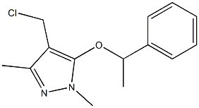 4-(chloromethyl)-1,3-dimethyl-5-(1-phenylethoxy)-1H-pyrazole Struktur