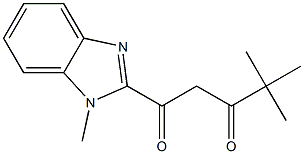 4,4-dimethyl-1-(1-methyl-1H-1,3-benzodiazol-2-yl)pentane-1,3-dione Struktur