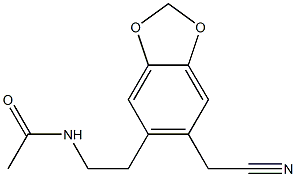 N-{2-[6-(cyanomethyl)-1,3-benzodioxol-5-yl]ethyl}acetamide Struktur