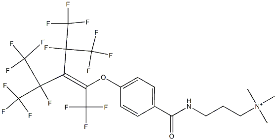 Trimethyl[3-[4-[3,4,4,4-tetrafluoro-2-(heptafluoroisopropyl)-1,3-bis(trifluoromethyl)-1-butenyloxy]benzoylamino]propyl]aminium Struktur