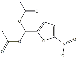 5-NITRO-2-DI-ACETOXYMETHYLFURAN Struktur