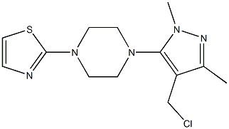 2-{4-[4-(chloromethyl)-1,3-dimethyl-1H-pyrazol-5-yl]piperazin-1-yl}-1,3-thiazole Struktur