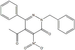 2-Benzyl-4-nitro-5-acetyl-6-phenylpyridazin-3(2H)-one Struktur