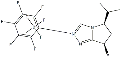 (5R,7R)-7-Fluoro-5-isopropyl-2-(perfluorophenyl)-6,7-dihydro-5H-pyrrolo[2,1-c][1,2,4]triazol-2-ium tetrafluoroborate Struktur