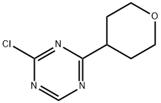 2-Chloro-4-(4-tetrahydropyranyl)-1,3,5-triazine Struktur