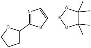 2-(tetrahydrofuran-2-yl)-5-(4,4,5,5-tetramethyl-1,3,2-dioxaborolan-2-yl)thiazole Struktur