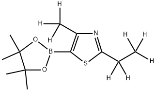 2-(ethyl-d5)-4-(methyl-d3)-5-(4,4,5,5-tetramethyl-1,3,2-dioxaborolan-2-yl)thiazole Struktur