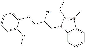 2-ethyl-3-[2-hydroxy-3-(2-methoxyphenoxy)propyl]-1-methyl-3H-benzimidazol-1-ium Struktur