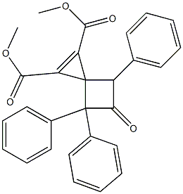 1,2-Di(methoxycarbonyl)-4,6,6-triphenylspiro[2.3]hex-1-en-5-one Struktur