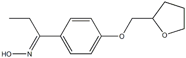 (1E)-1-[4-(tetrahydrofuran-2-ylmethoxy)phenyl]propan-1-one oxime Struktur