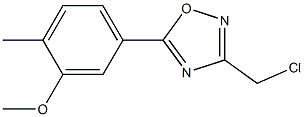 3-(chloromethyl)-5-(3-methoxy-4-methylphenyl)-1,2,4-oxadiazole Struktur