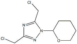 1-(Tetrahydro-2H-pyran-2-yl)-3,5-bis(chloromethyl)-1H-1,2,4-triazole Struktur