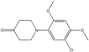 1-(5-chloro-2,4-dimethoxyphenyl)piperidin-4-one Struktur