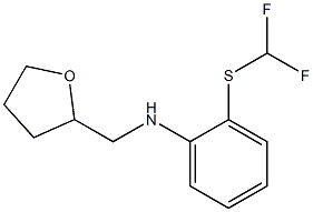 2-[(difluoromethyl)sulfanyl]-N-(oxolan-2-ylmethyl)aniline Struktur