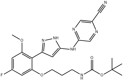 tert-butyl (3-(2-(3-((5-cyanopyrazin-2-yl)amino)-1H-pyrazol-5-yl)-5-fluoro-3-methoxyphenoxy)propyl)carbamate Struktur