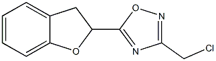 3-(chloromethyl)-5-(2,3-dihydro-1-benzofuran-2-yl)-1,2,4-oxadiazole Struktur