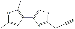 2-[4-(2,5-dimethylfuran-3-yl)-1,3-thiazol-2-yl]acetonitrile Struktur