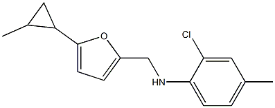 2-chloro-4-methyl-N-{[5-(2-methylcyclopropyl)furan-2-yl]methyl}aniline Struktur