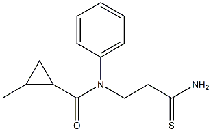 N-(3-amino-3-thioxopropyl)-2-methyl-N-phenylcyclopropanecarboxamide Struktur