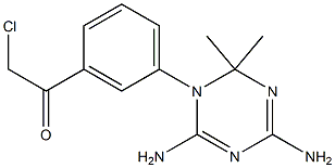 2,4-Diamino-6,6-dimethyl-5,6-dihydro-5-(3-chloroacetylphenyl)-1,3,5-triazine Struktur